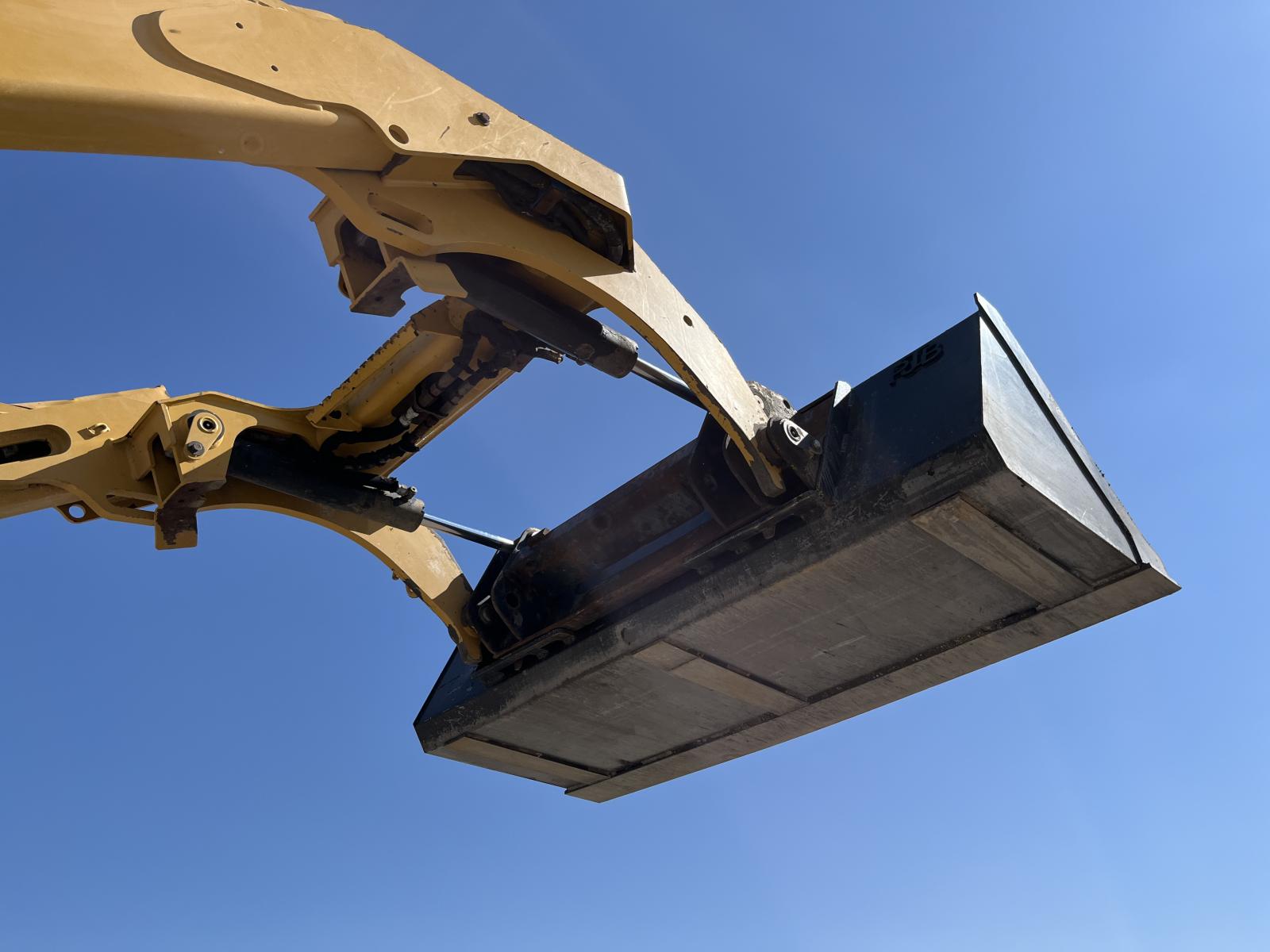 ./imagenes/INVOICE/2019/16437/MINI CATERPILLAR 262D (17).JPG